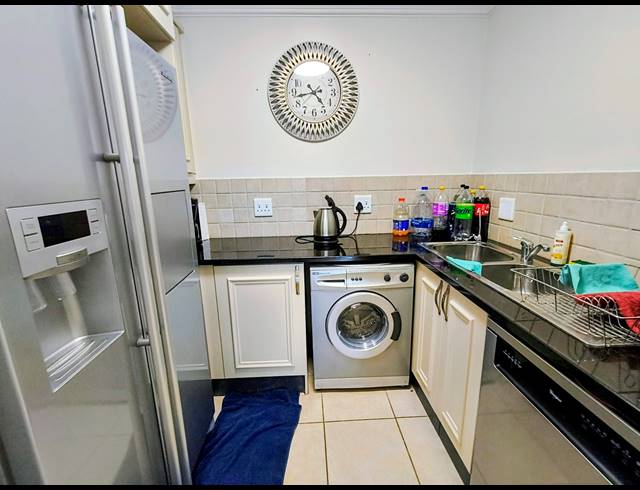 3 BEDROOM APARTMENT BLOCK FOR SALE IN FERREIRA TOWN